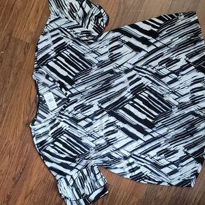 New top, 2x, black and white
